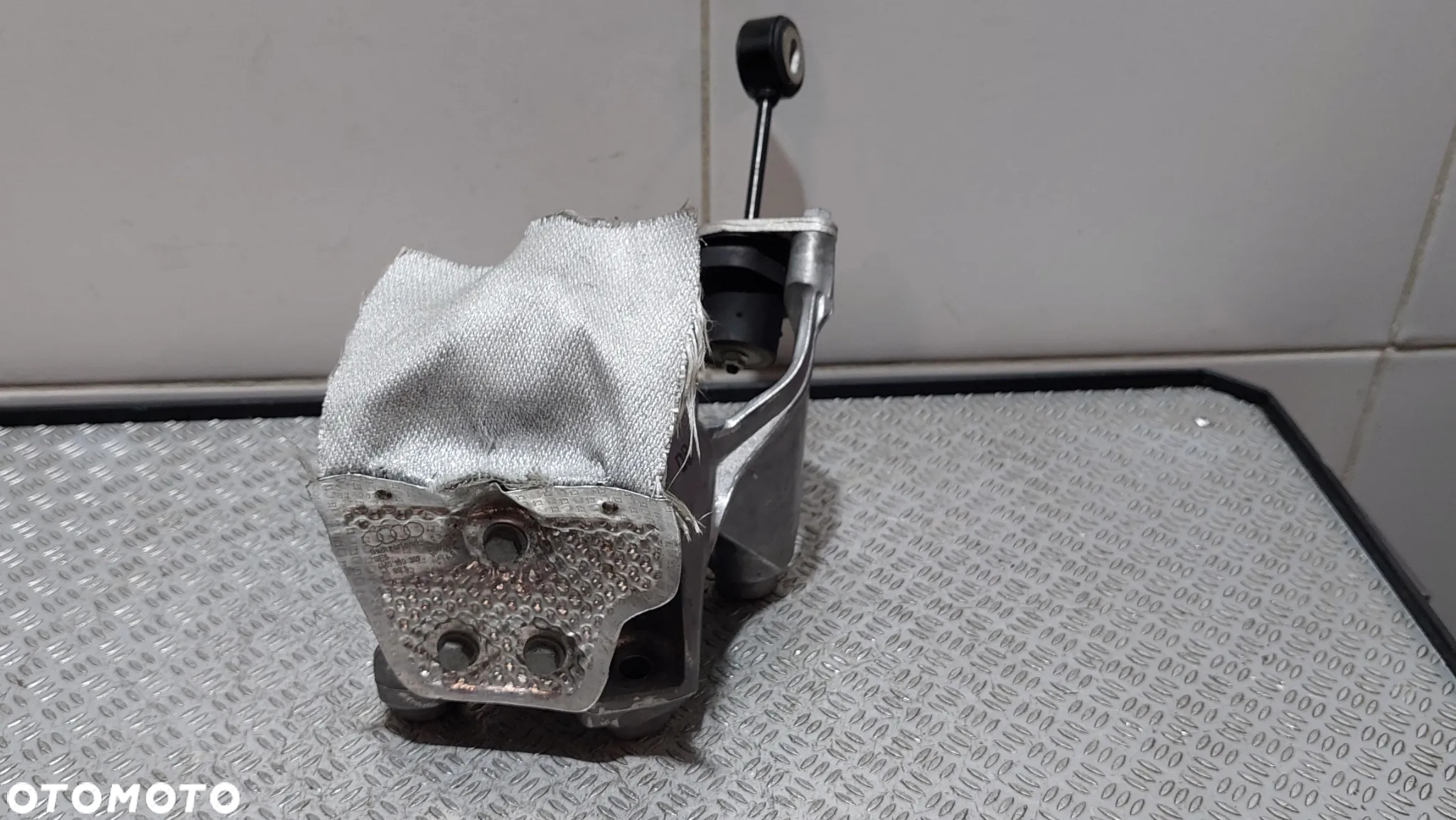 ŁAPA SILNIKA AUDI Q7 NR 4M0199307AF - 5