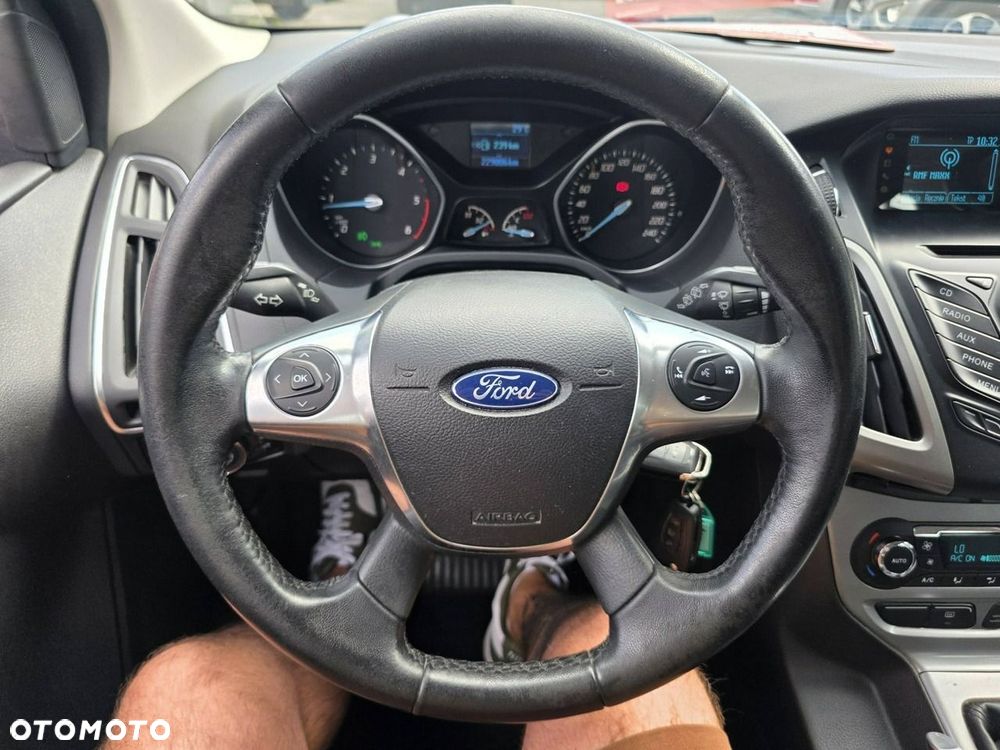 Ford Focus 1.6 TDCi DPF SYNC Edition - 9