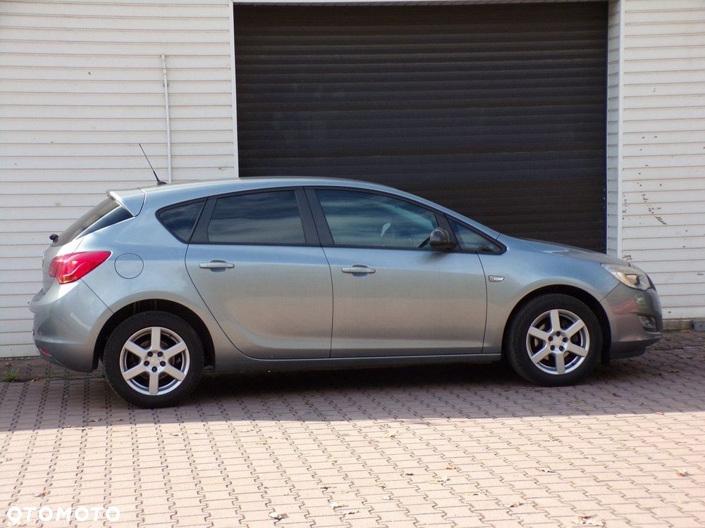 Opel Astra - 12