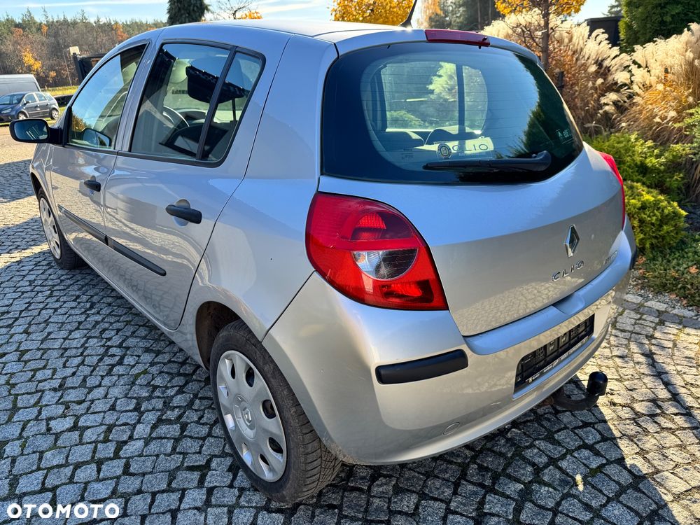 Renault Clio - 15