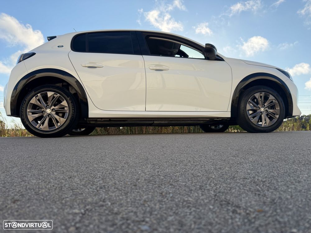 Peugeot e-208 Allure Pack - 10
