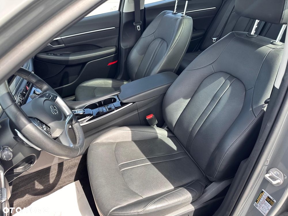 Hyundai Sonata - 25