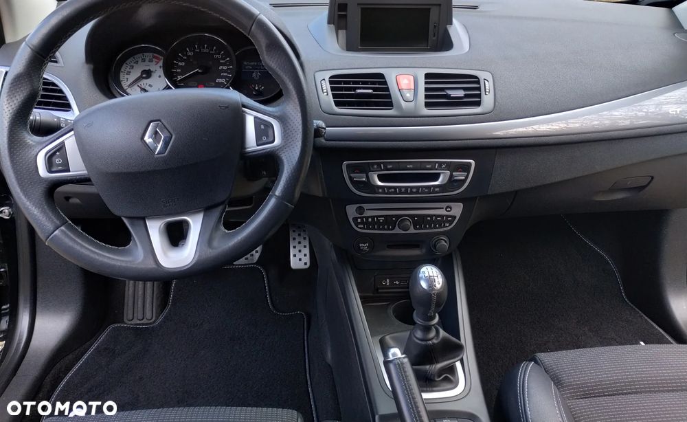 Renault Megane TCe 180 GT - 16