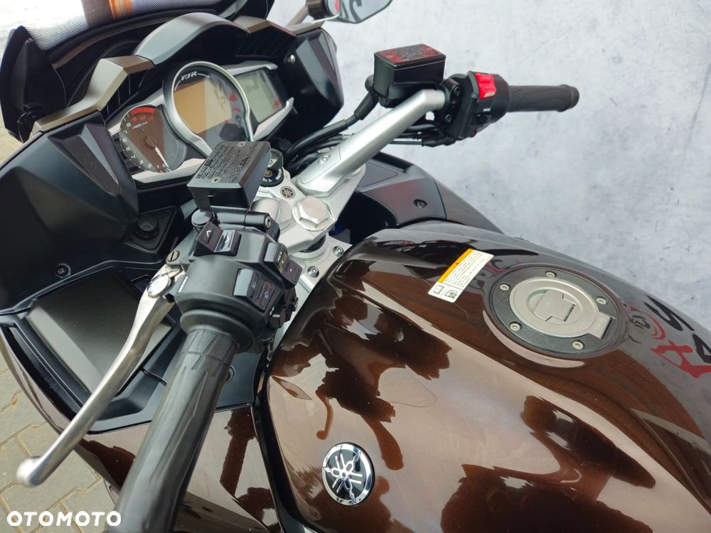 Yamaha FJR - 25