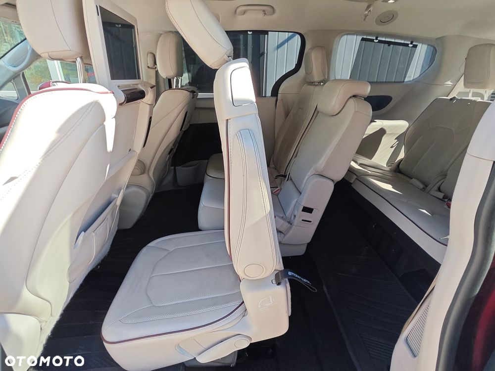 Chrysler Pacifica - 31