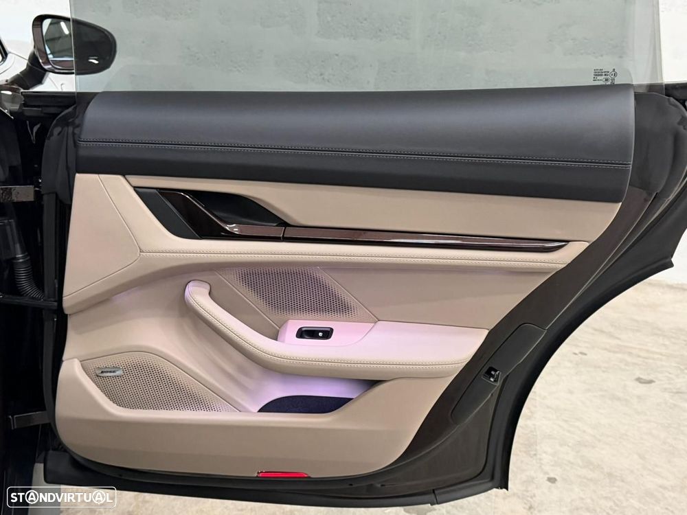 Porsche Taycan 4S - 48