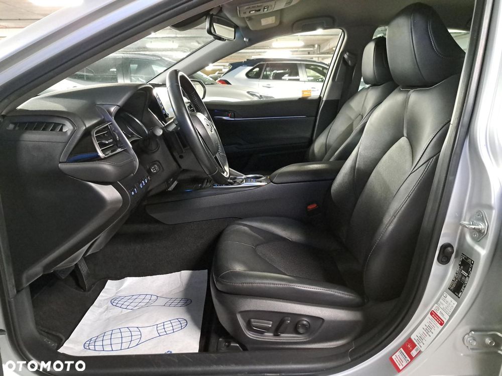 Toyota Camry 2.5 Hybrid Executive CVT - 11