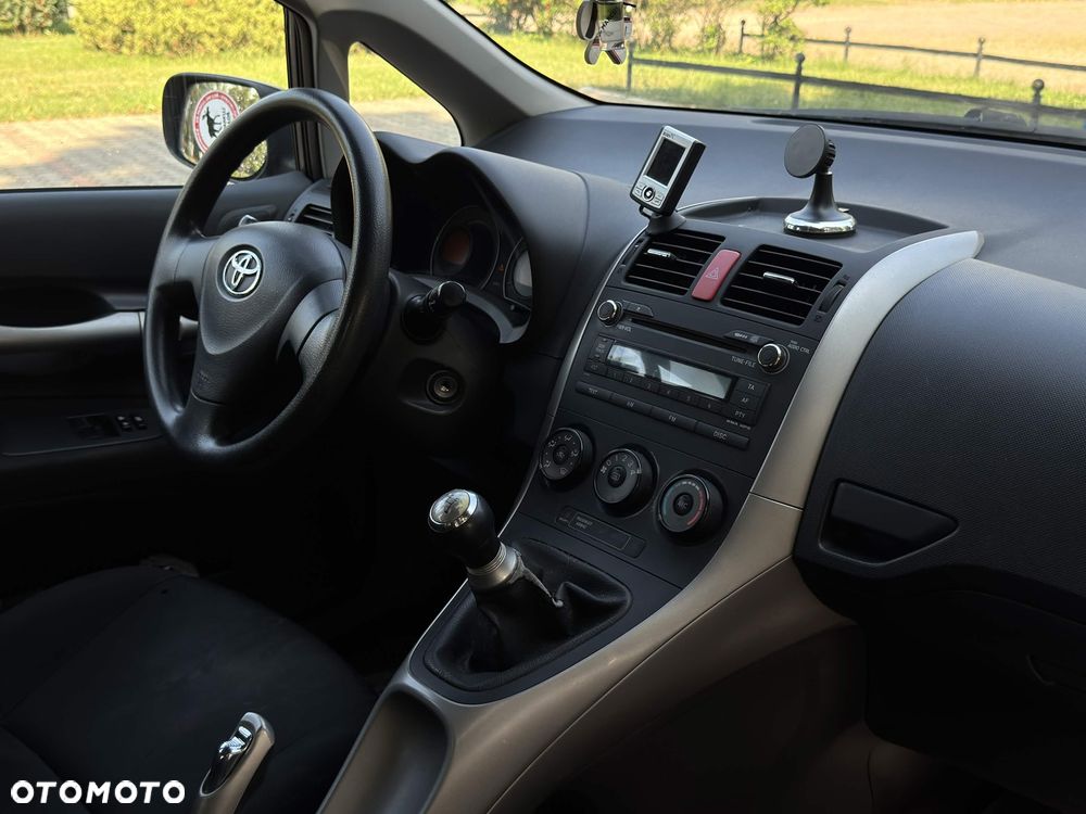 Toyota Auris 1.4 D-4D Terra - 10