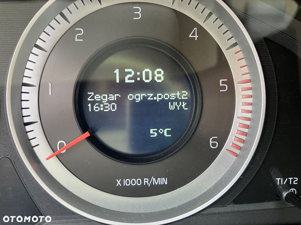 Volvo V70 D5 Momentum - 15