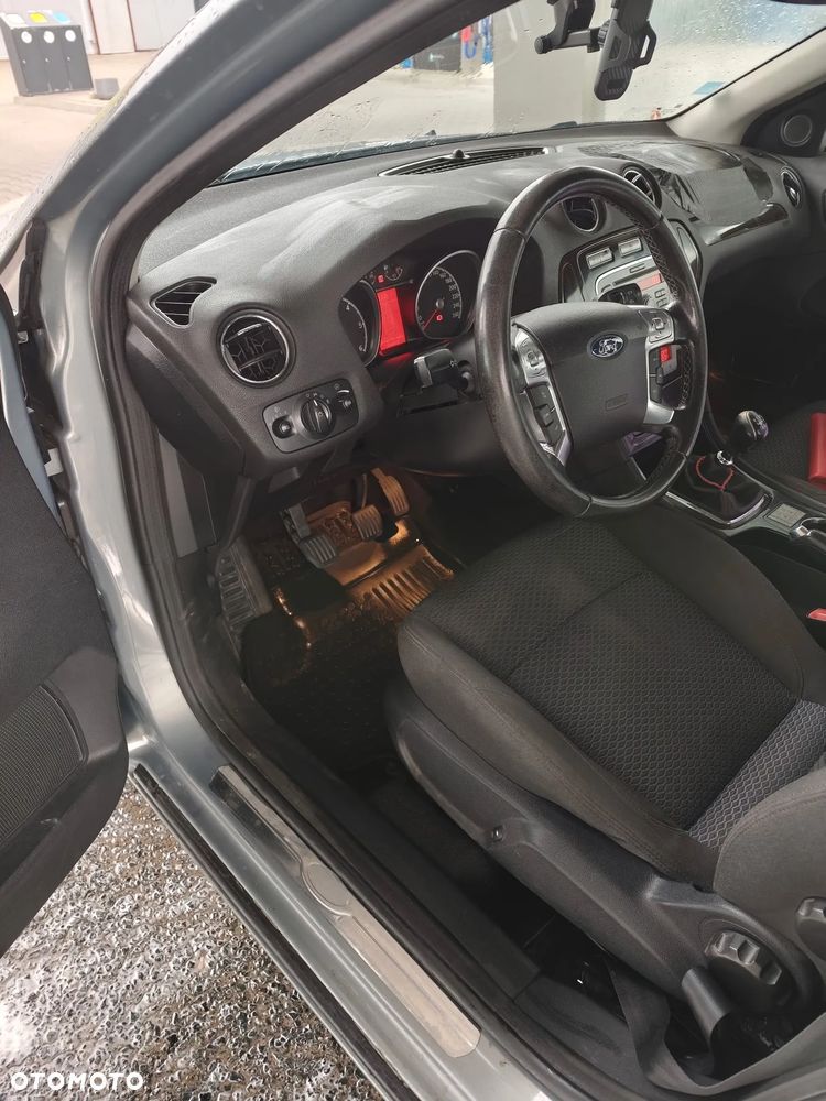 Ford Mondeo 1.8 TDCi Trend - 11