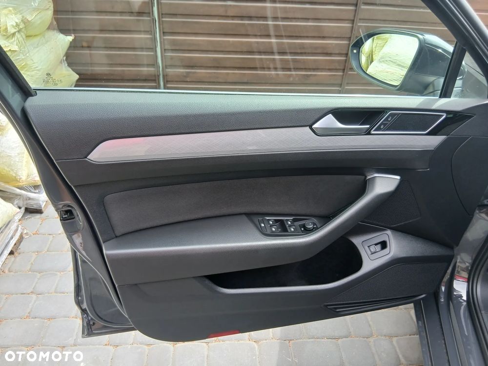 Volkswagen Passat 2.0 TDI SCR Business - 20
