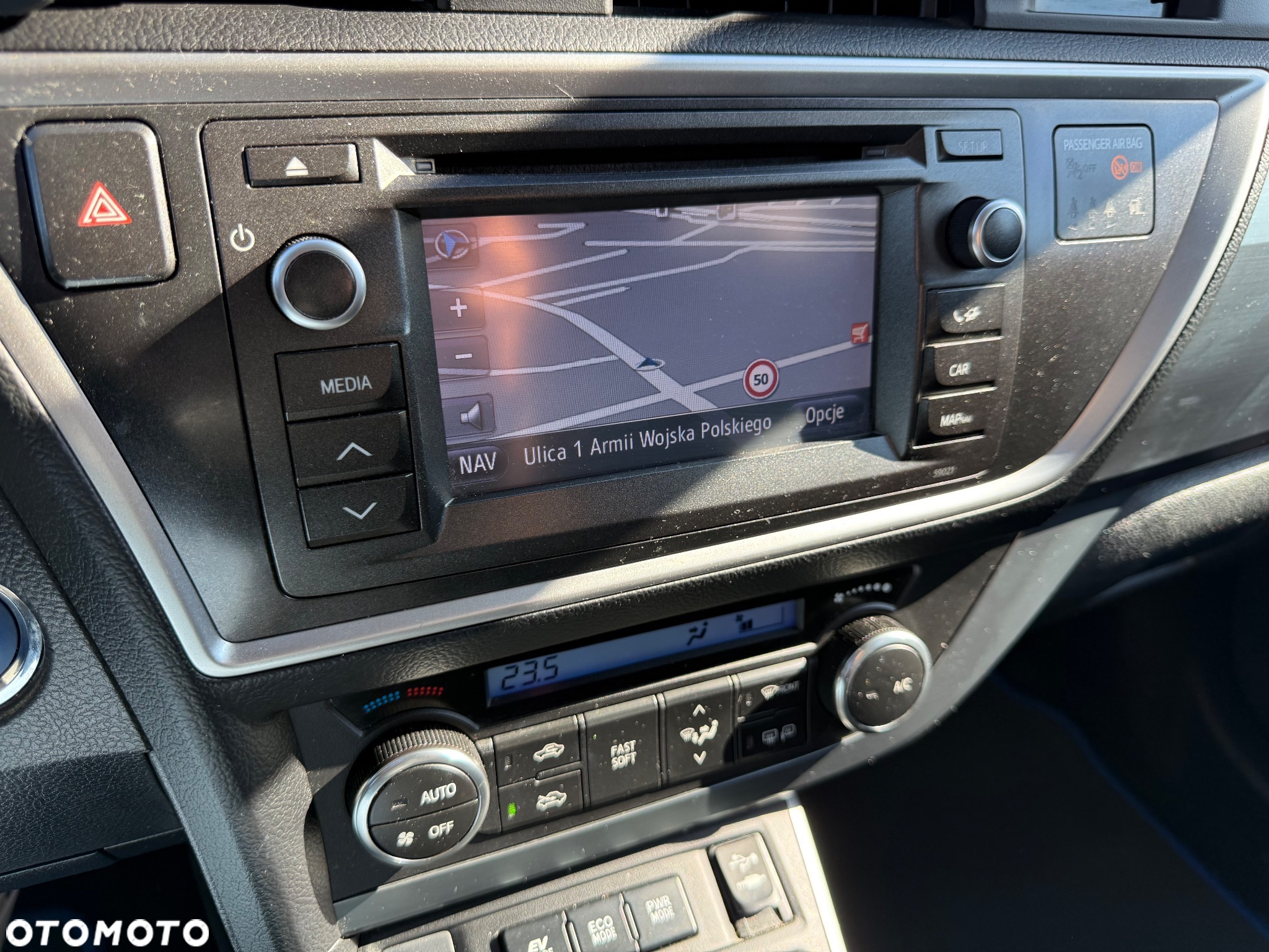Toyota Auris - 22