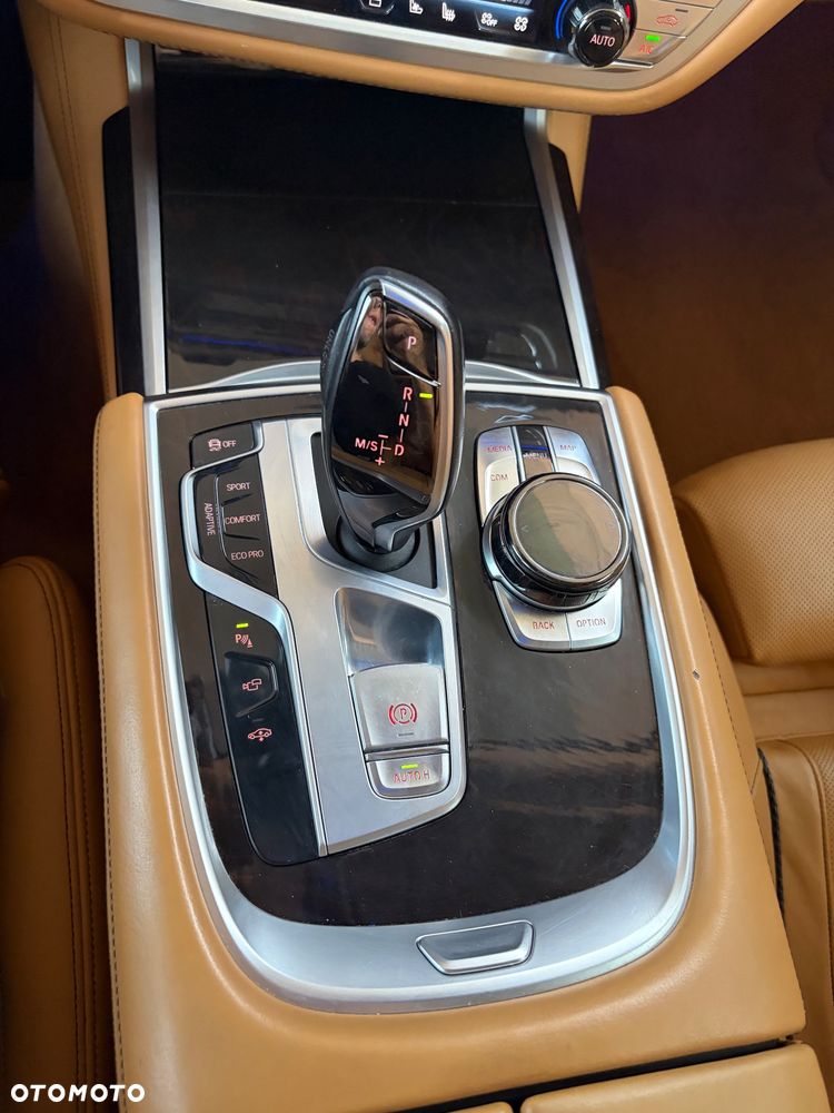 BMW Seria 7 750Li xDrive - 20