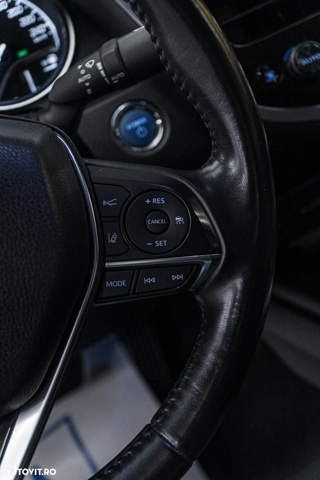 Toyota Camry Executive - 19