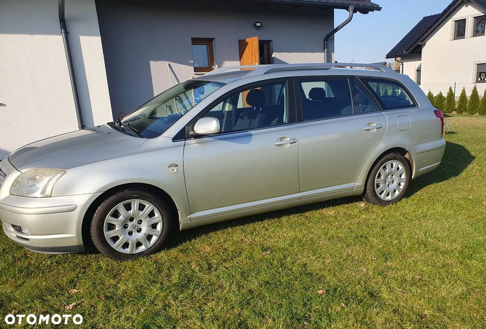 Toyota Avensis 2.0 D-4D Sol - 3