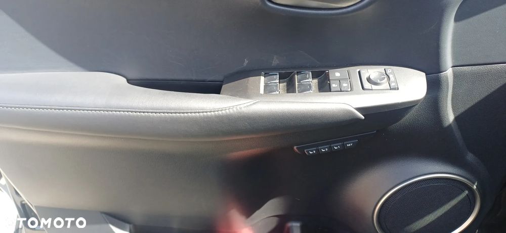 Lexus NX 300 - 26