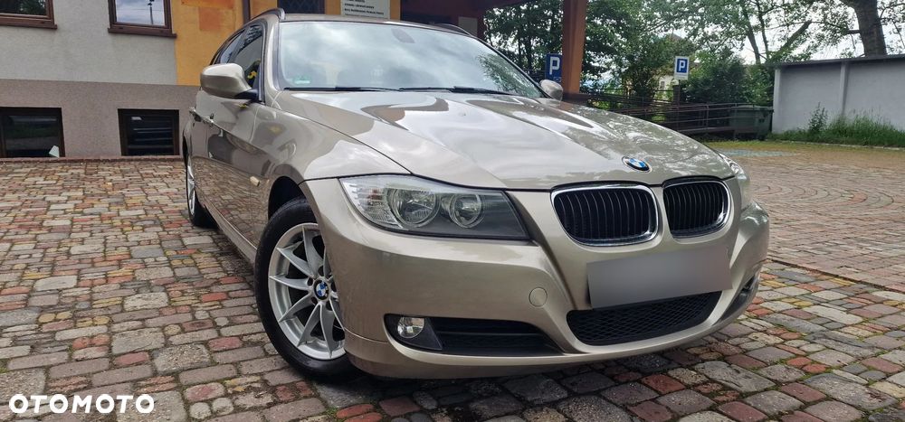 BMW Seria 3 320d DPF Edition Sport - 25