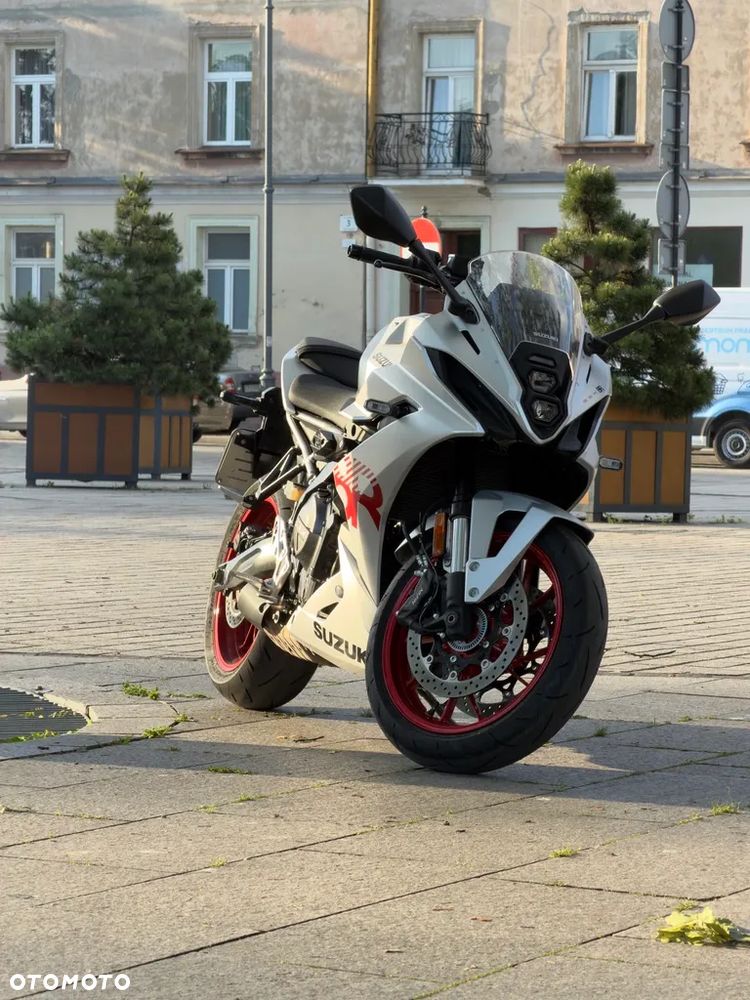 Suzuki GSX - 1