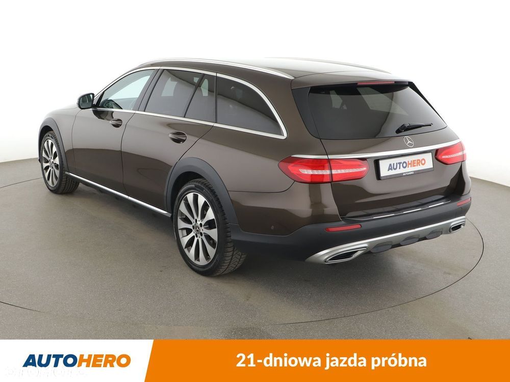 Mercedes-Benz Klasa E 220 d 4-Matic 9G-TRONIC - 4