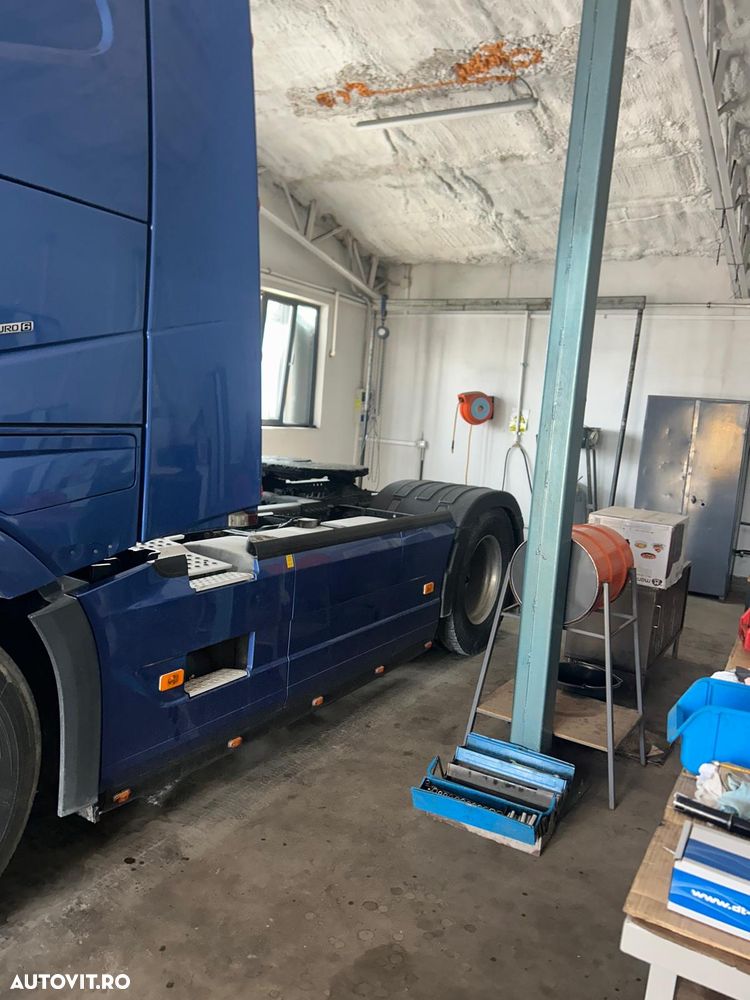 Volvo - 2