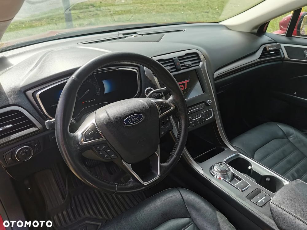 Ford Fusion - 8
