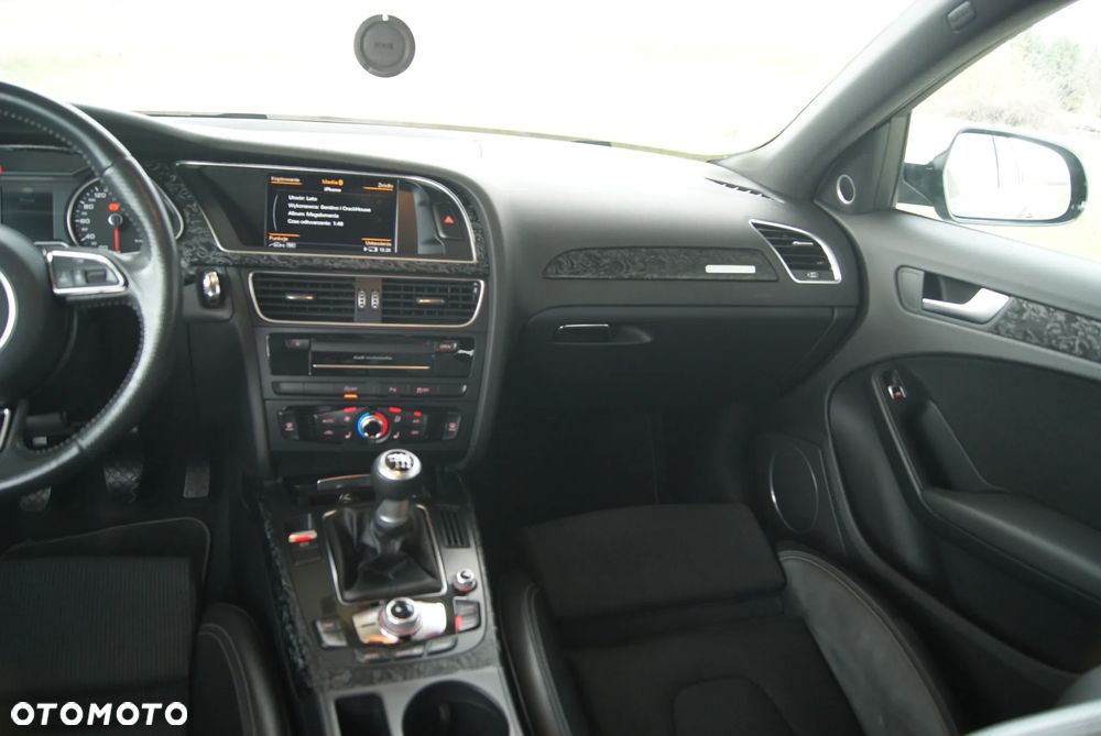 Audi A4 Avant 2.0 TDI DPF clean diesel quattro S line Sportpaket - 24