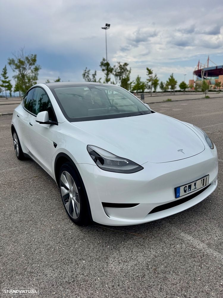 Tesla Model Y RWD - 2