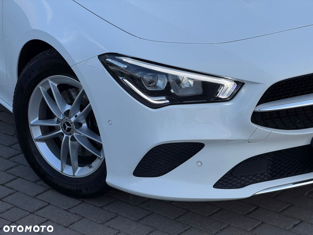 Mercedes-Benz CLA 180 Progressive 7G-DCT - 8