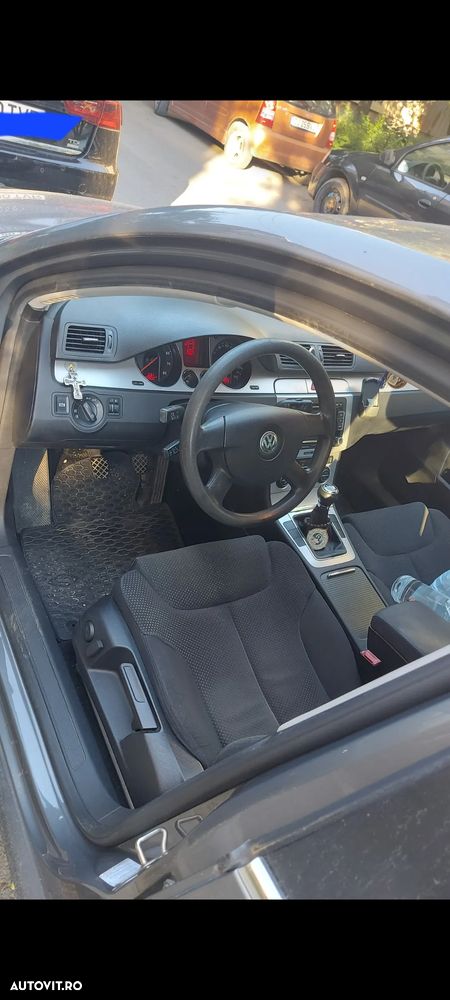Volkswagen Passat - 4
