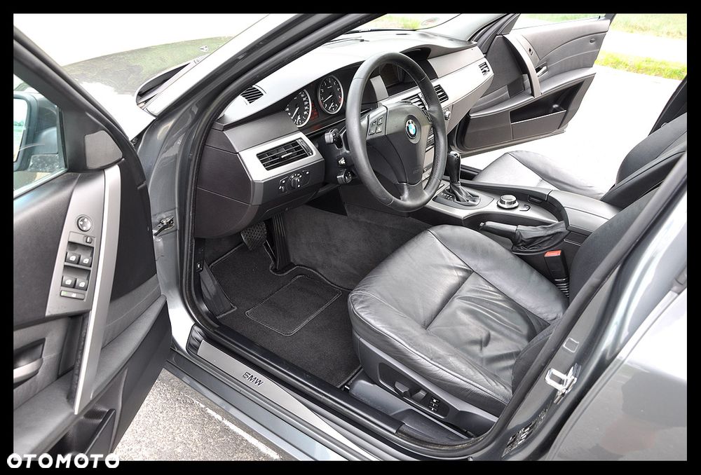 BMW Seria 5 525i - 25