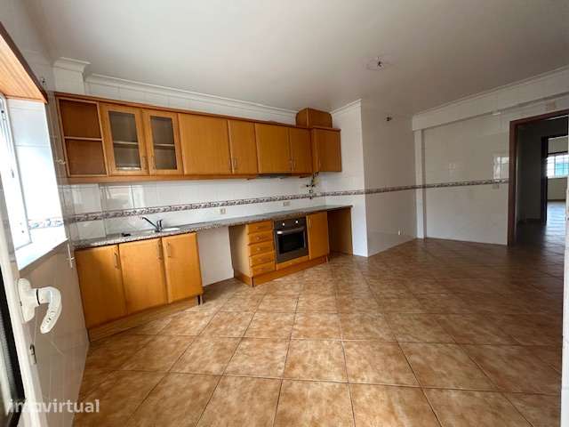T3 Junto centro da cidade c/ garagem - Grande imagem: 4/14