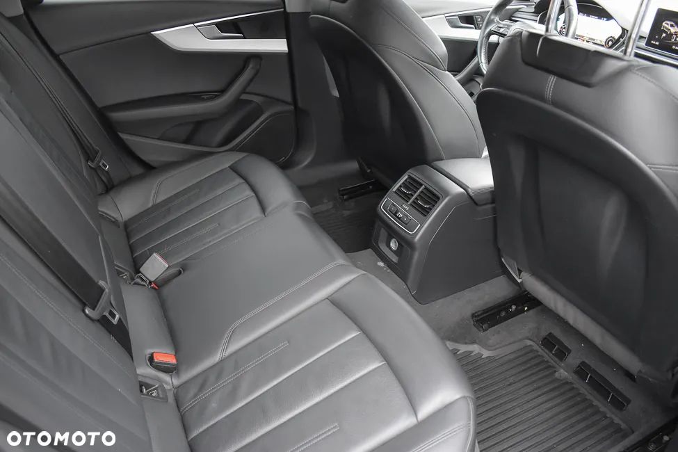 Audi A4 Allroad - 32