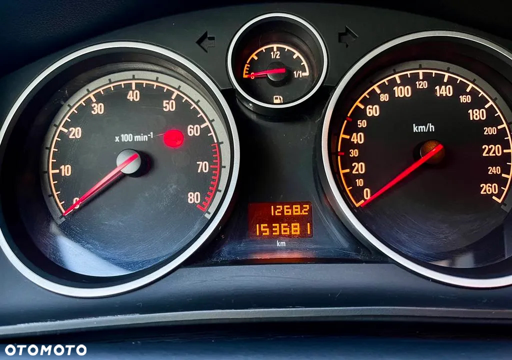Opel Astra III GTC 1.4 Cosmo - 5