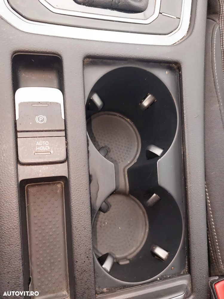 Volkswagen Passat Variant 1.6 TDI (BlueMotion Technology) DSG Comfortline - 10