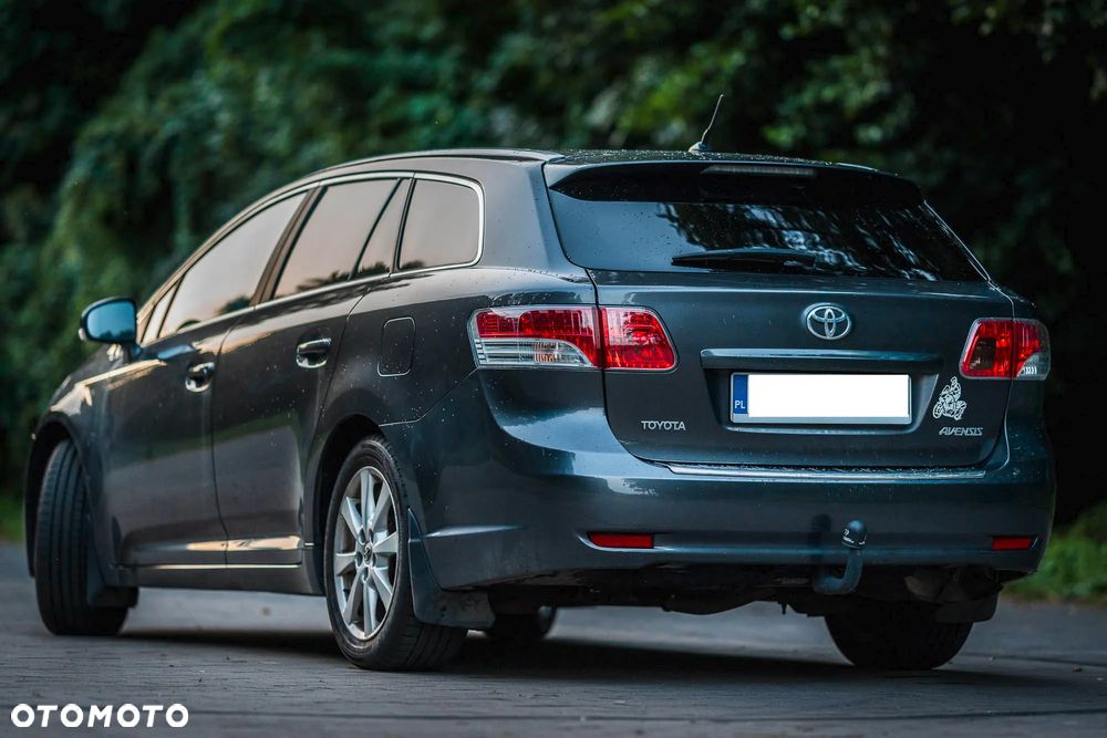 Toyota Avensis - 6