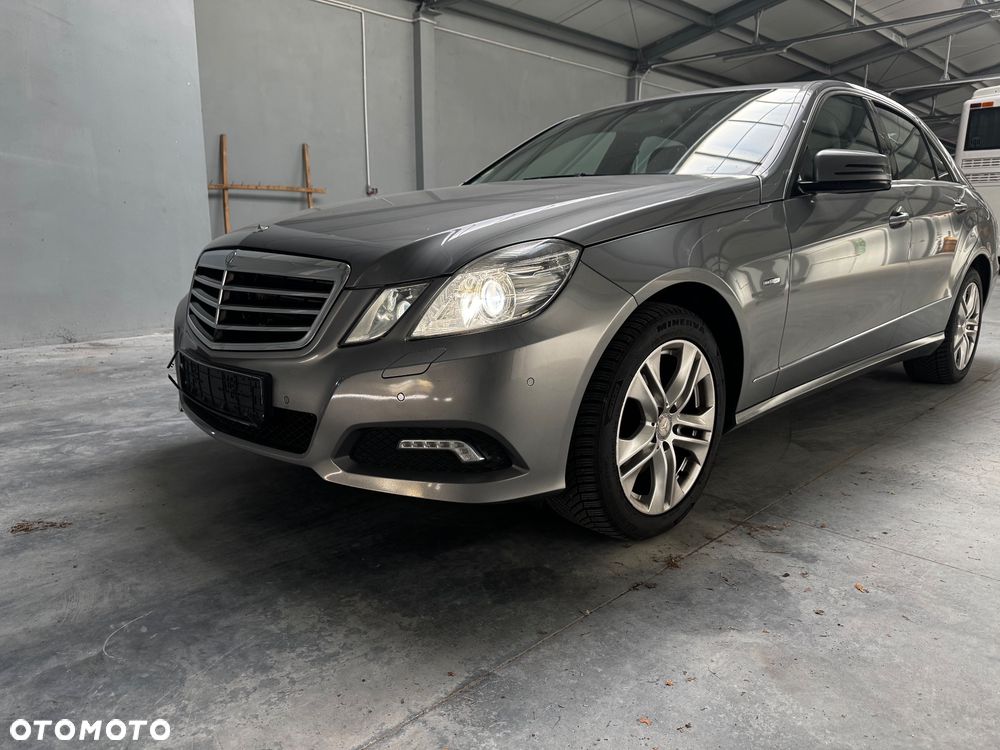Mercedes-Benz Klasa E 350 CDI DPF 4Matic BlueEFFICIENCY 7G-TRONIC Avantgarde - 1