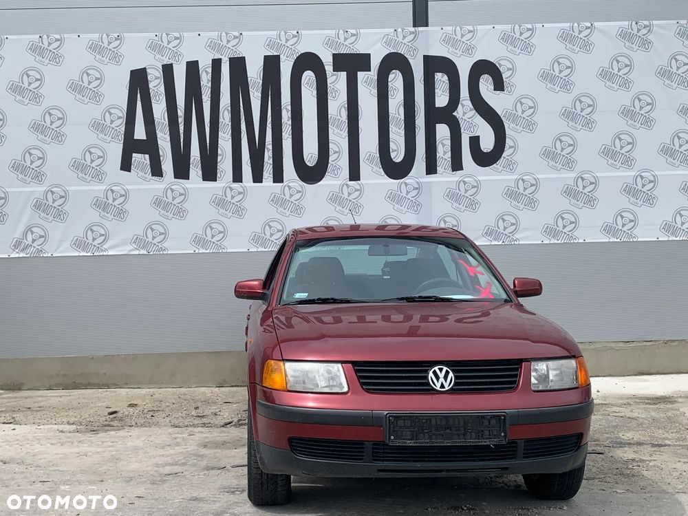 VW VOLKSWAGEN PASSAT 1997 *SAMOCHÓD NA CZĘŚCI* 1616 MASKA, LAMPA, DRZWI, LUSTERKO, ZDERZAK, GRILL, BŁOTNIK, KLAPA, BELKA, DESKA, FOTELE, KANAPA, ĆWIARTKA KIEROWNICA, TARCZE, ZACISKI, ZAWIESZENIE, KOMPLETNY PRZÓD, KOMPLETNY TYŁ, LICZNIK, ZEGARY, PRAWE LEWE PRZÓD TYŁ - 2