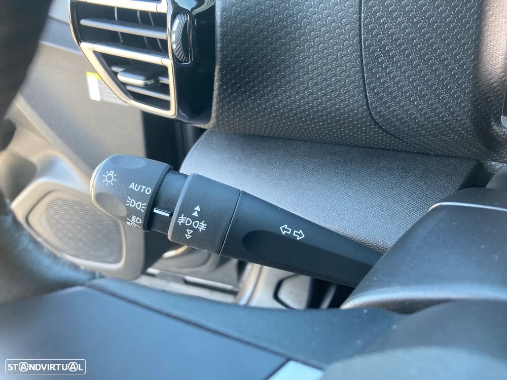 Citroën C4 1.2 PureTech Shine - 19