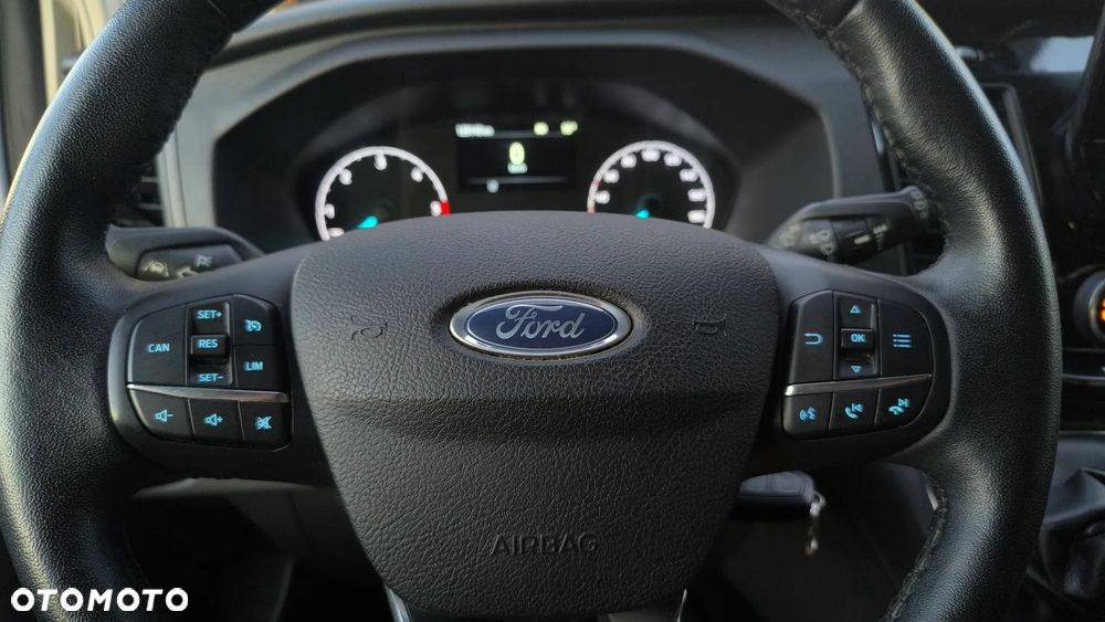 Ford Tourneo Custom 2.0 EcoBlue L1 Titanium - 23