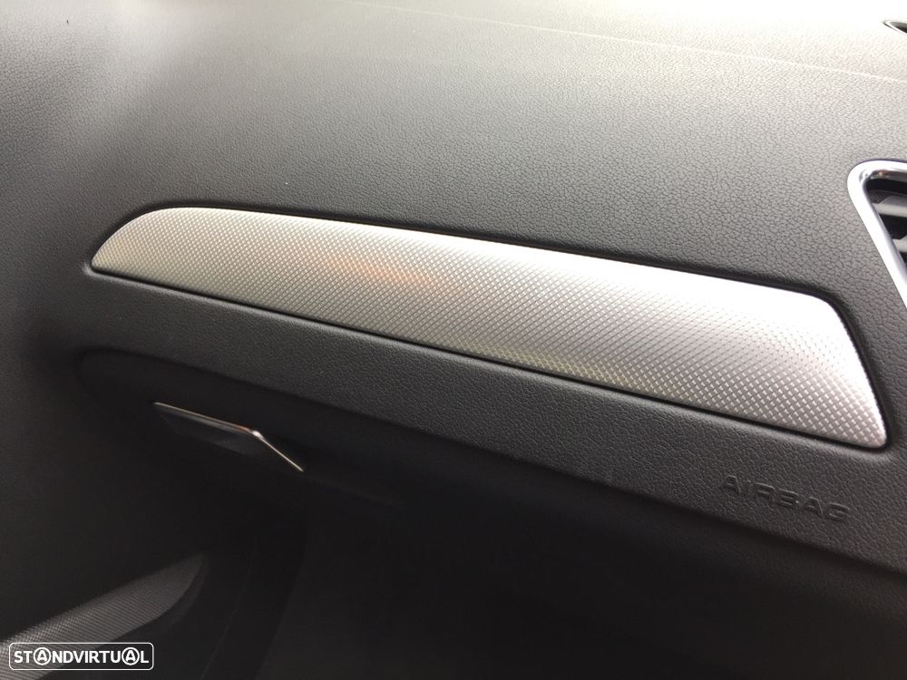 Audi A4 2.0 TDI Business Line S-line - 9
