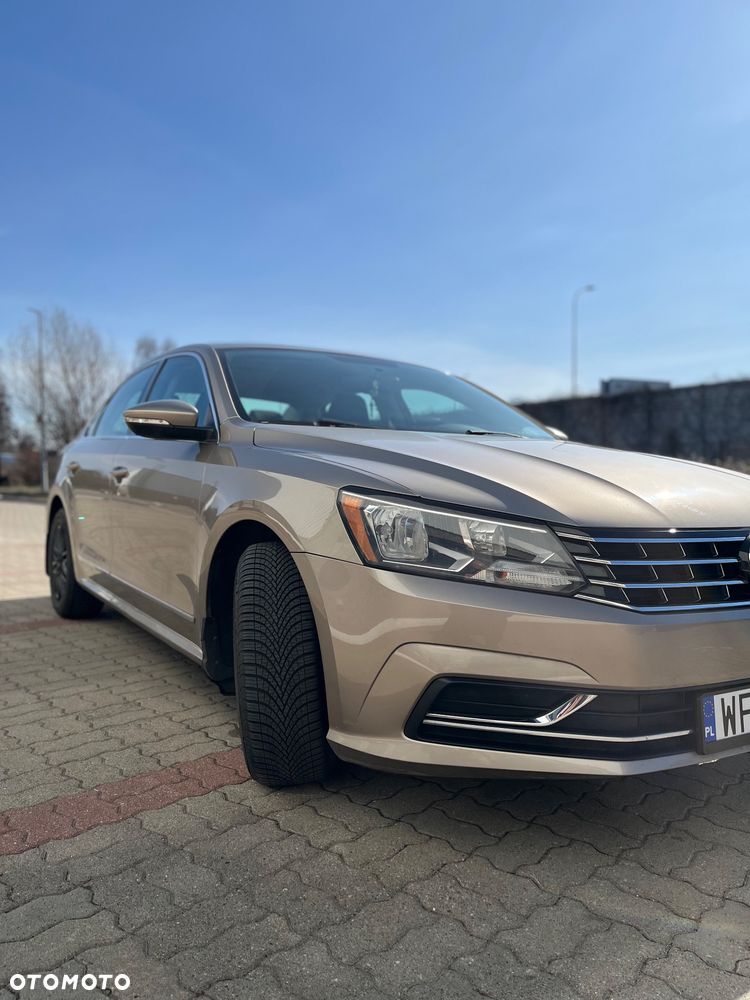 Volkswagen Passat 1.8 TSI (BlueMotion Technology) DSG Comfortline - 24