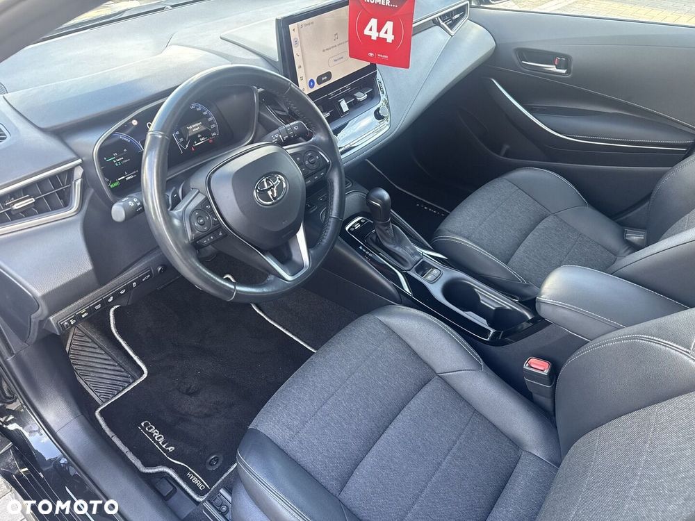 Toyota Corolla 2.0 Hybrid Style - 12
