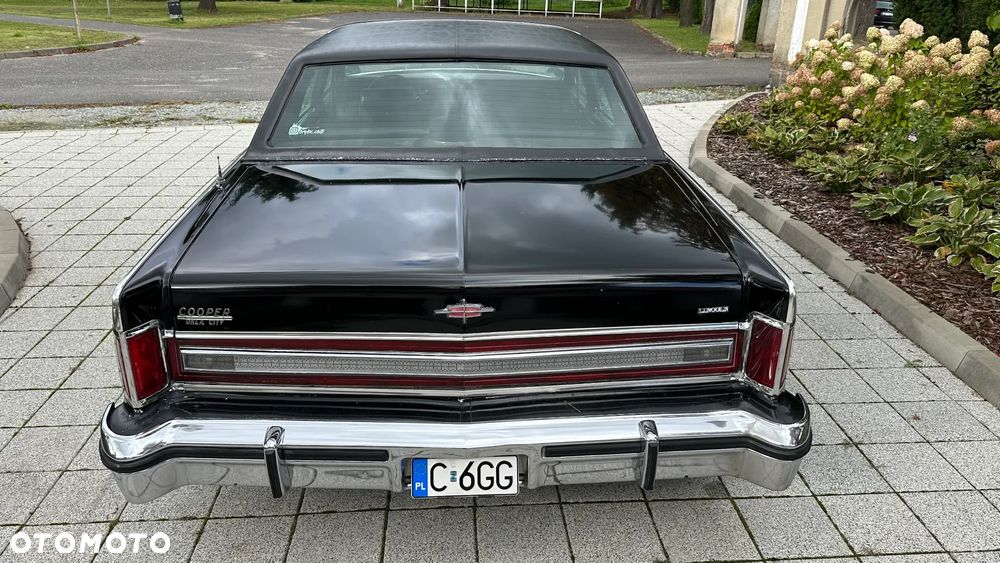 Lincoln Town Car - 8