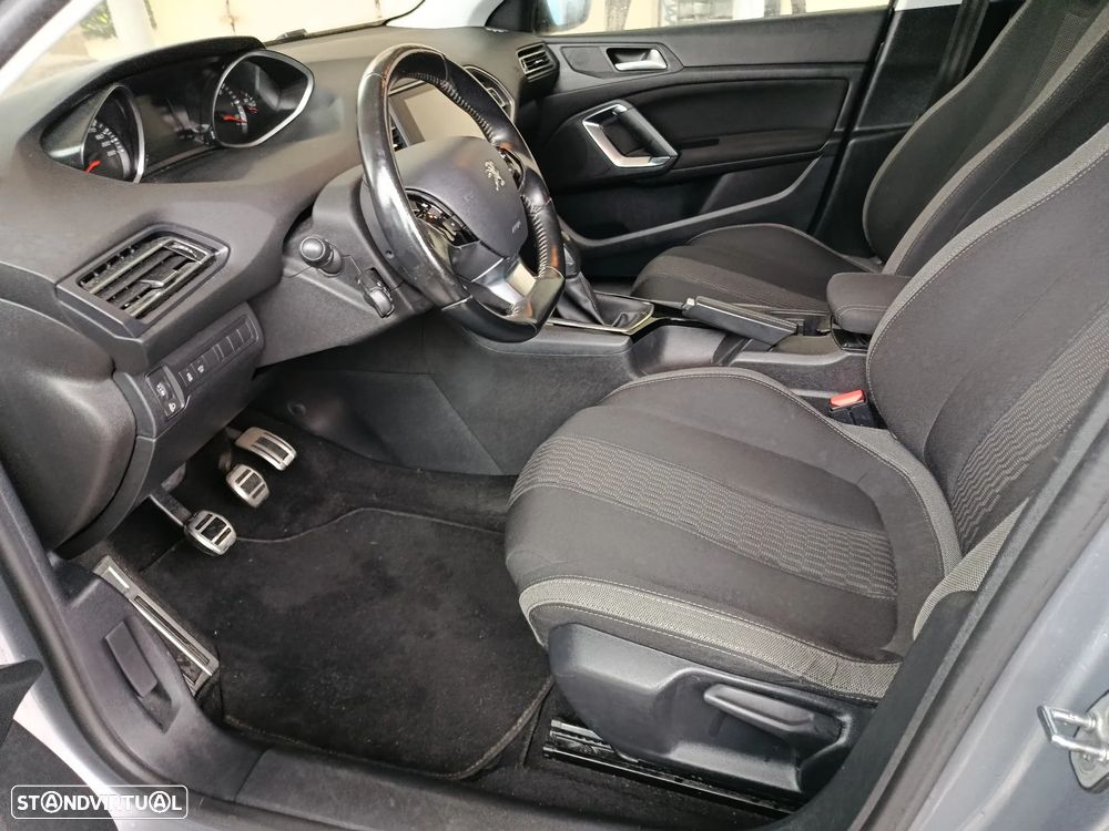 Peugeot 308 SW 1.6 BlueHDi Allure - 22