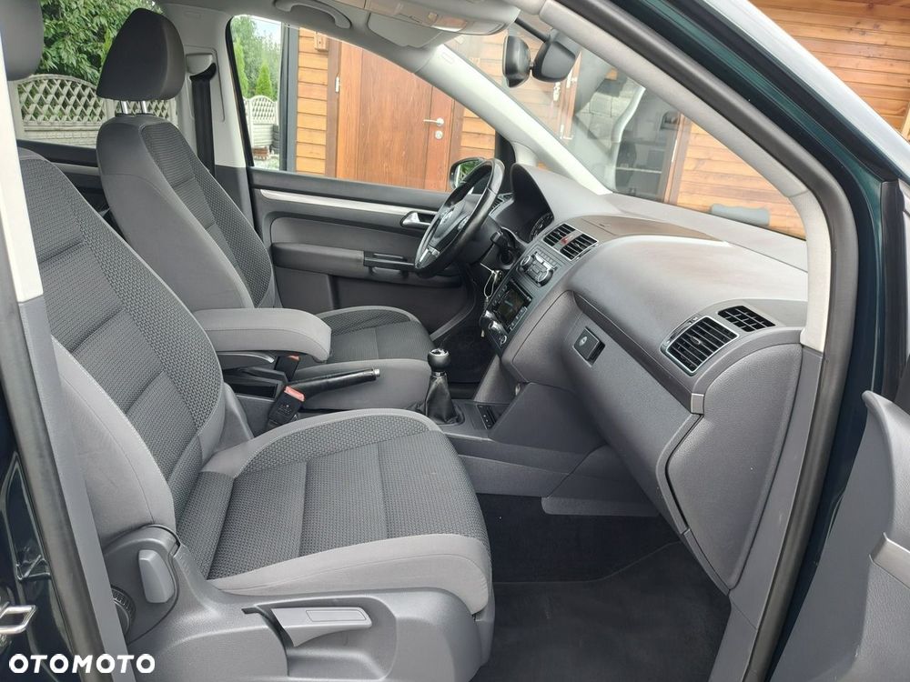 Volkswagen Touran - 20