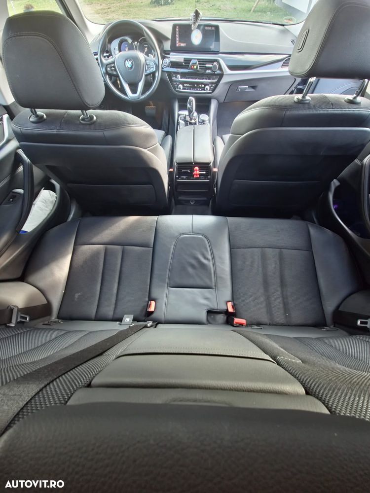 BMW Seria 5 520d Touring Aut. Sport Line - 2