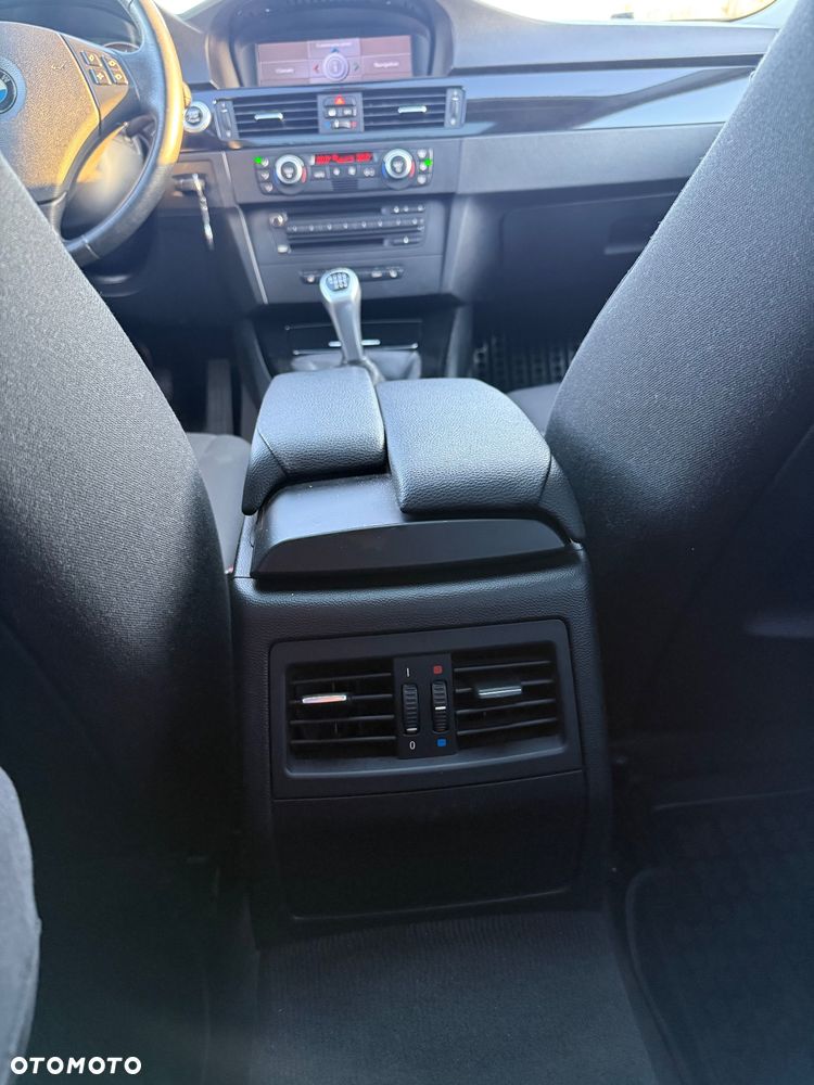 BMW Seria 3 320d - 10
