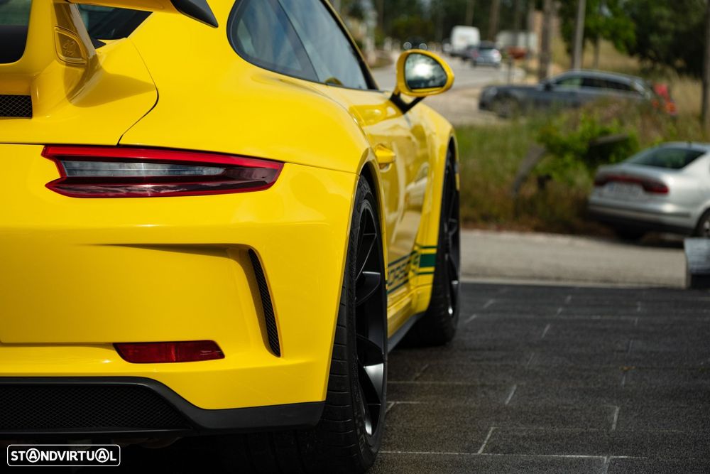 Porsche 911 Série F - 21