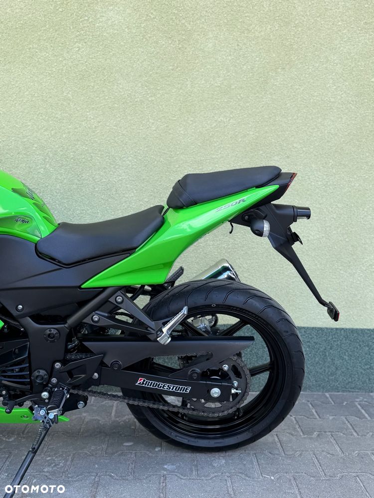Kawasaki Ninja 250R - 24