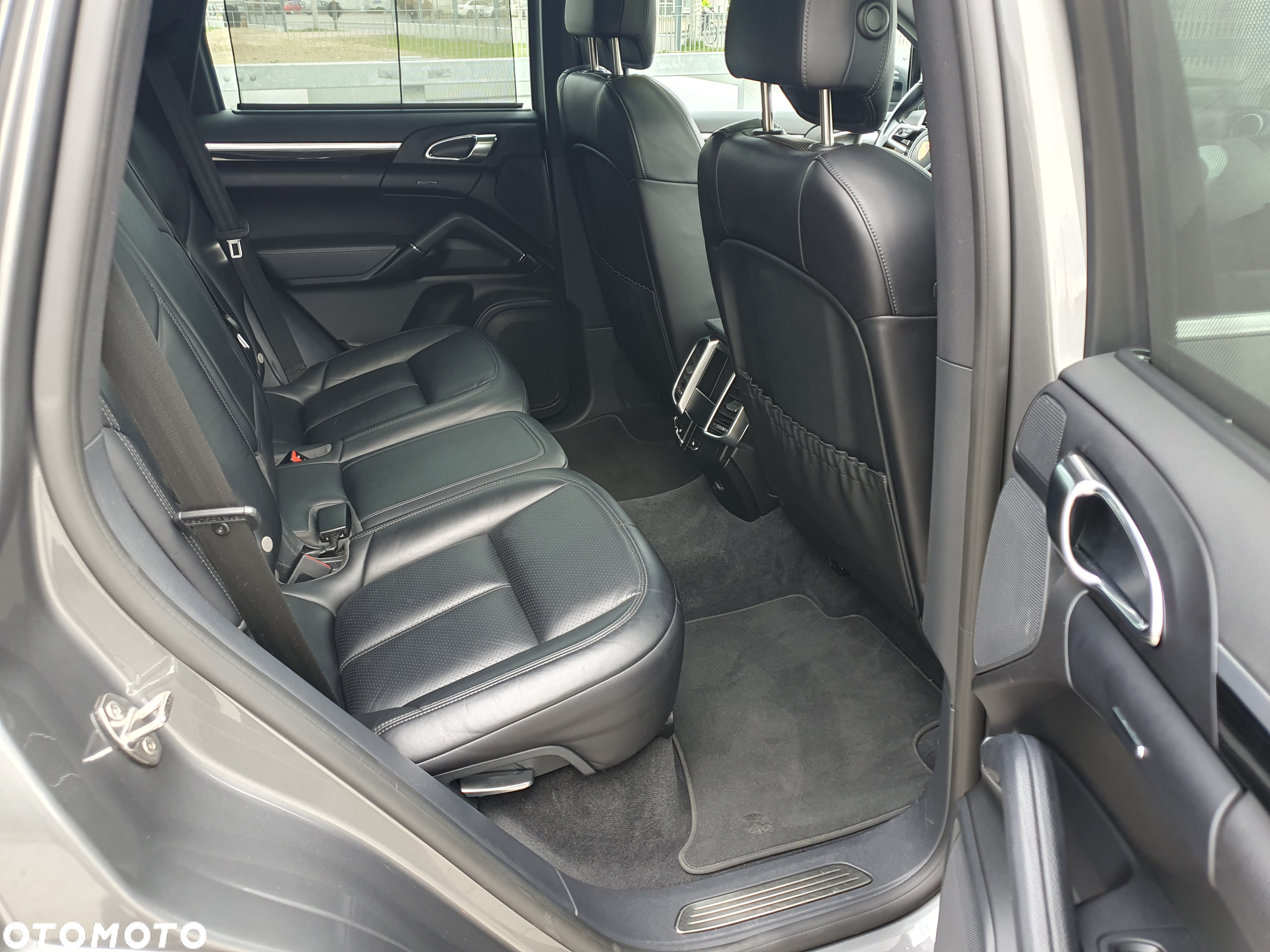 Porsche Cayenne S - 19
